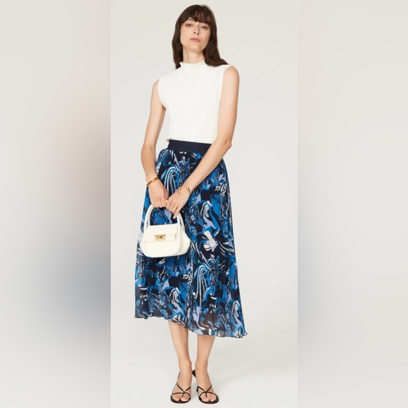 BOSS RTR
Vapliso Skirt Blue Abstract Print Women's Skirt - Picture 3 of 17